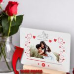 PlexiFrame με Ξύλινη Led Βάση - Love At First Like - Φωτογραφία